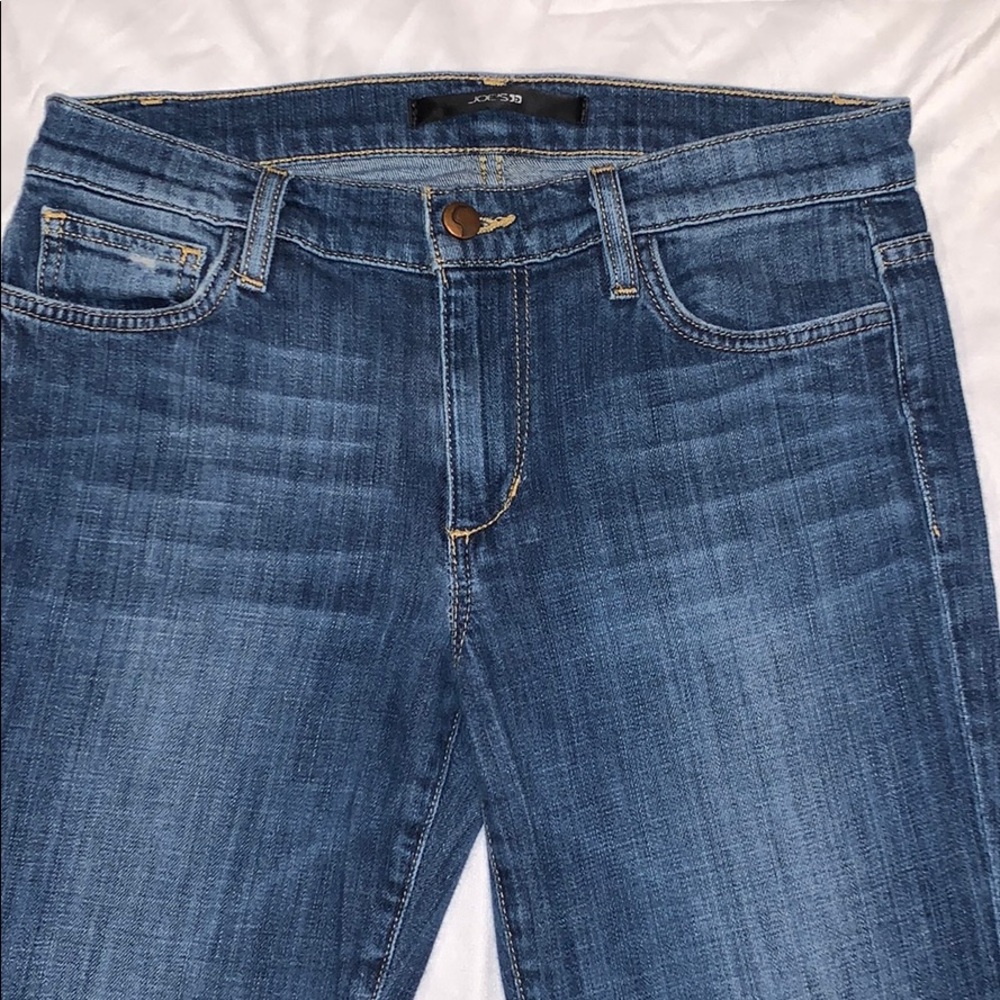 SOLD    Joe’s Jeans. Size 26/Petite Bootcut